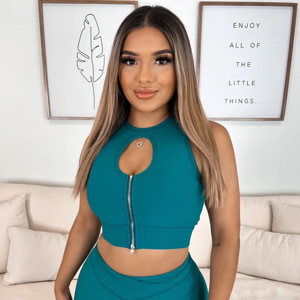 New Peachy Bunz Sports Bra Sz S Teal